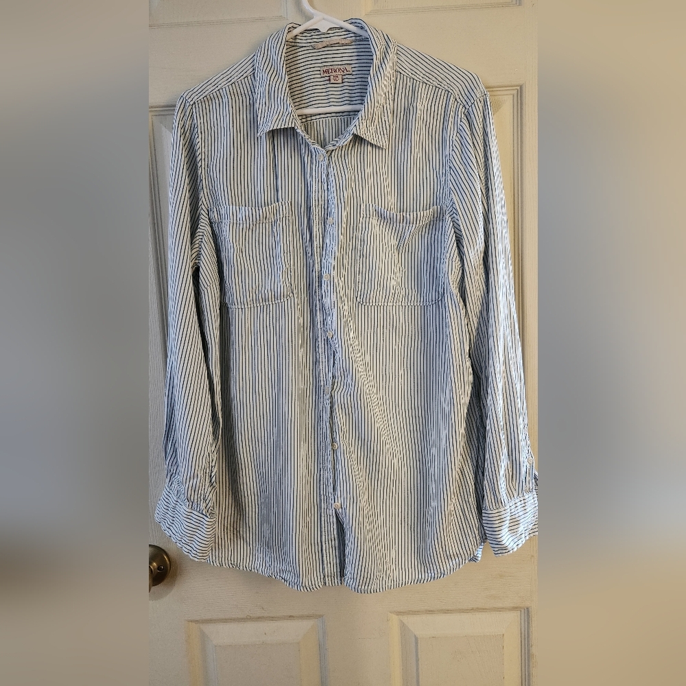 2/15 TOPS Merona Women's Casual Blue and White Striped Shirt